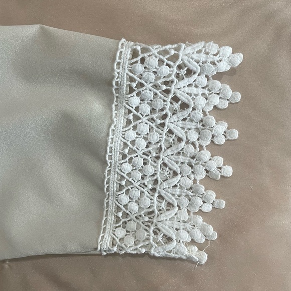 Tobi brand cream color blouse with lace sleeves - Picture 2 of 6